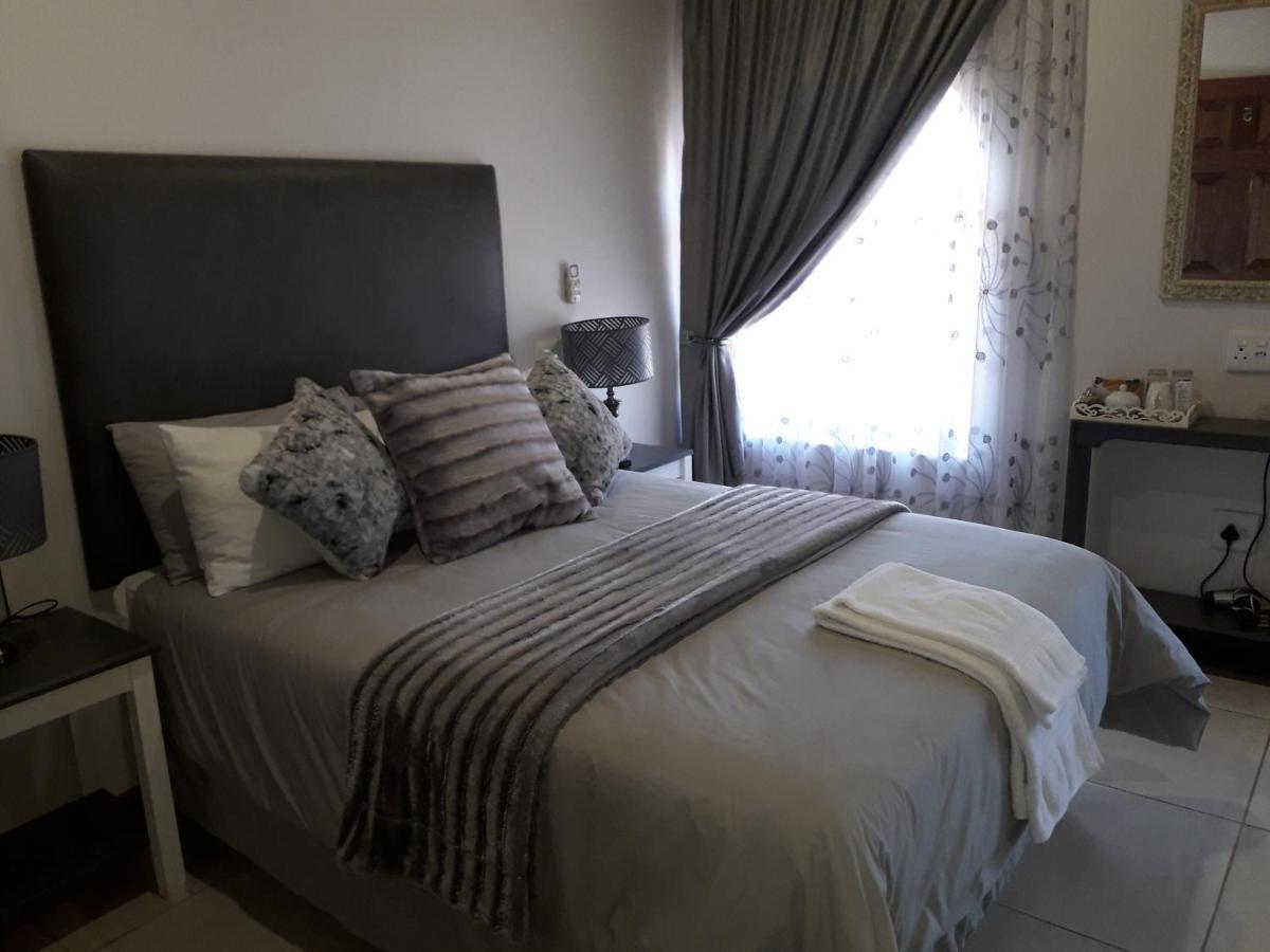 Tuscany Vryburg Экстерьер фото