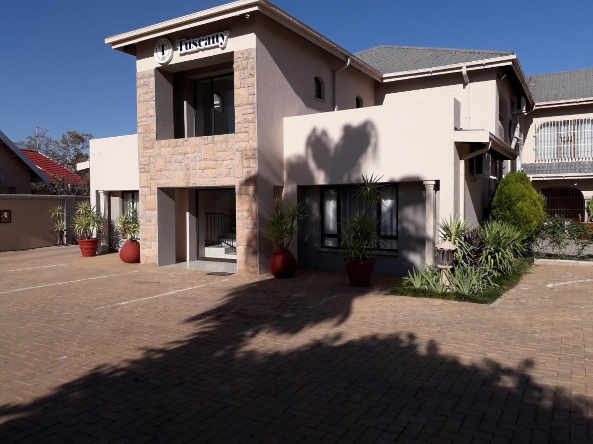 Tuscany Vryburg Экстерьер фото